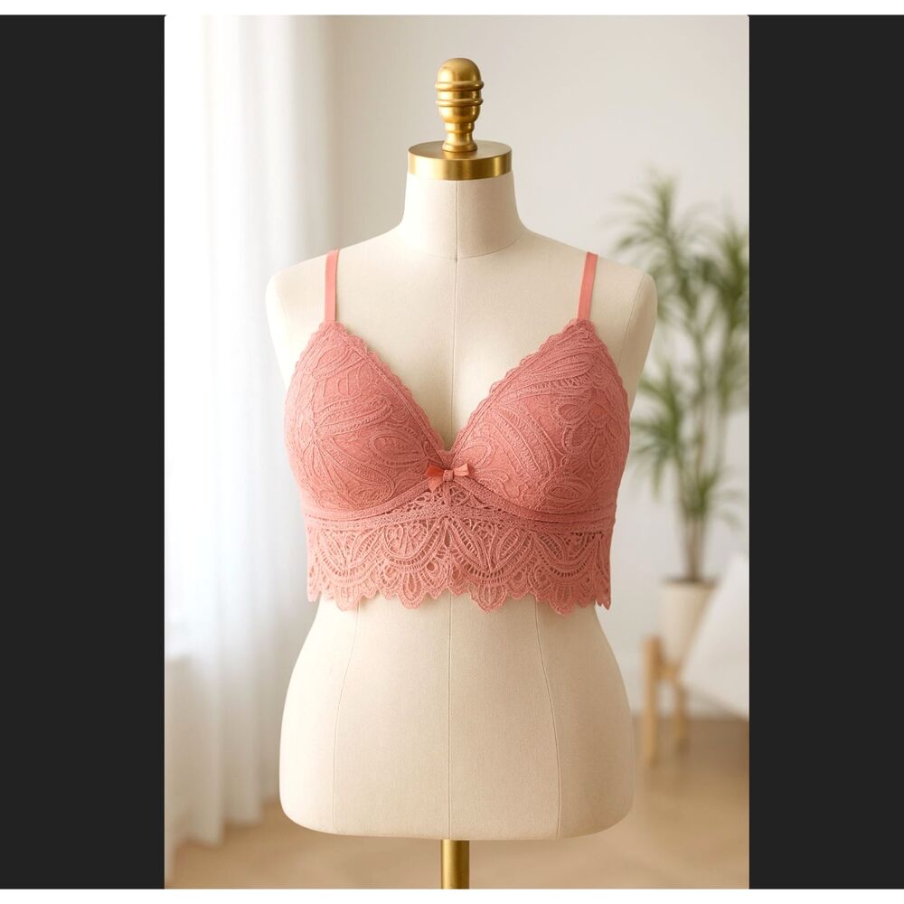 Fredericks Hollywood Lace Bralette Medium Pink Finley Wireless Scallop Padded NW - Picture 2 of 7